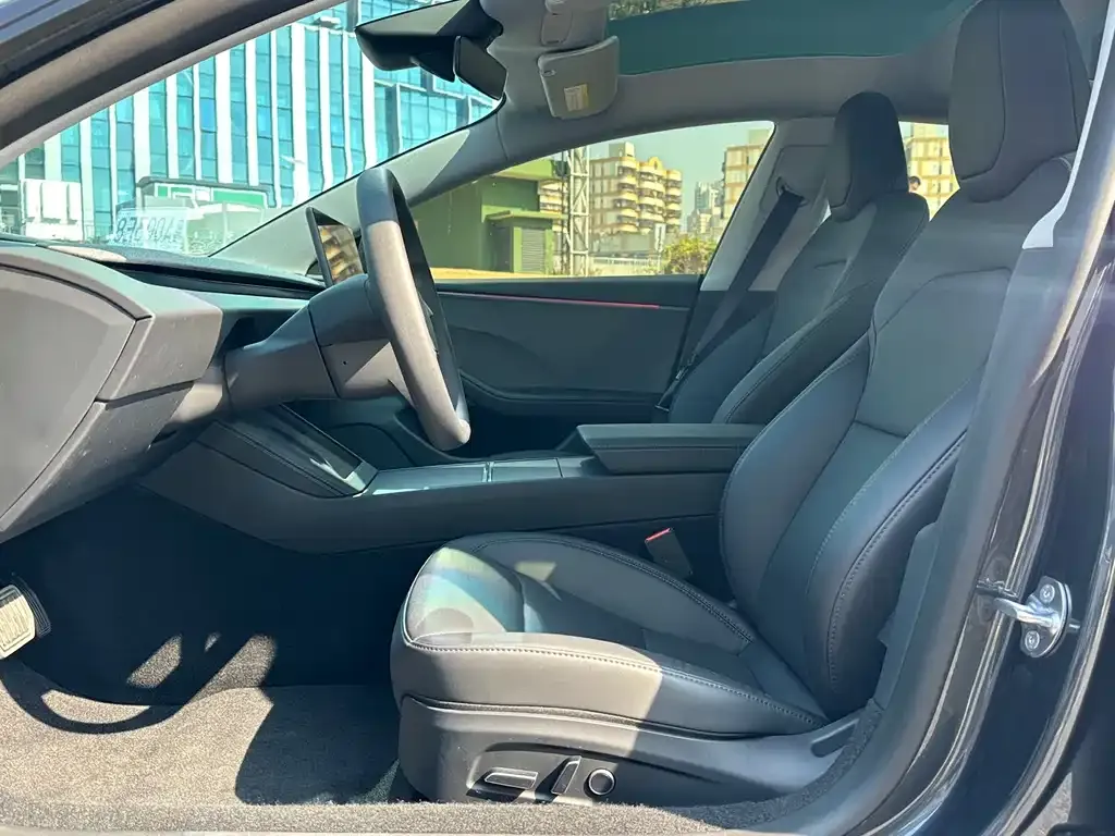 Tesla Model 3 — фото 3