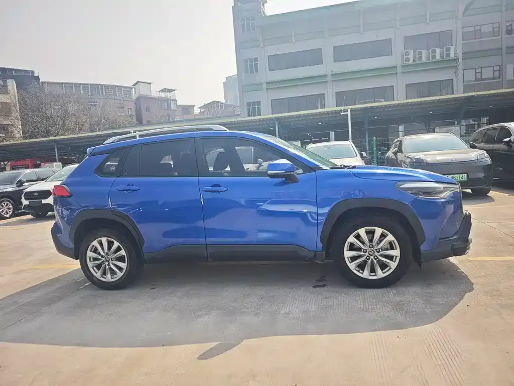 Toyota Corolla Cross 2022 из CN, фото 7