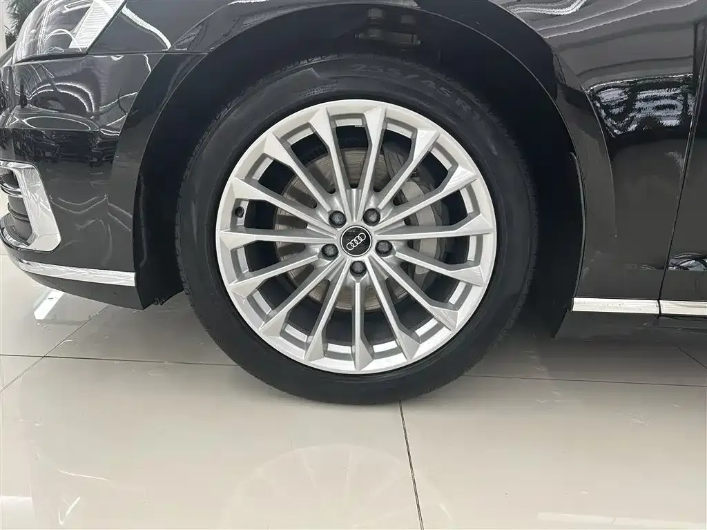 Audi A8 2021 из CN, фото 8