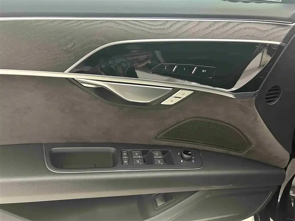 Audi A8 2021 из CN, фото 6