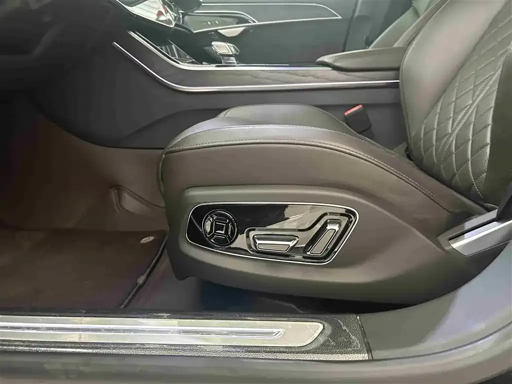 Audi A8 2021 из CN, фото 4