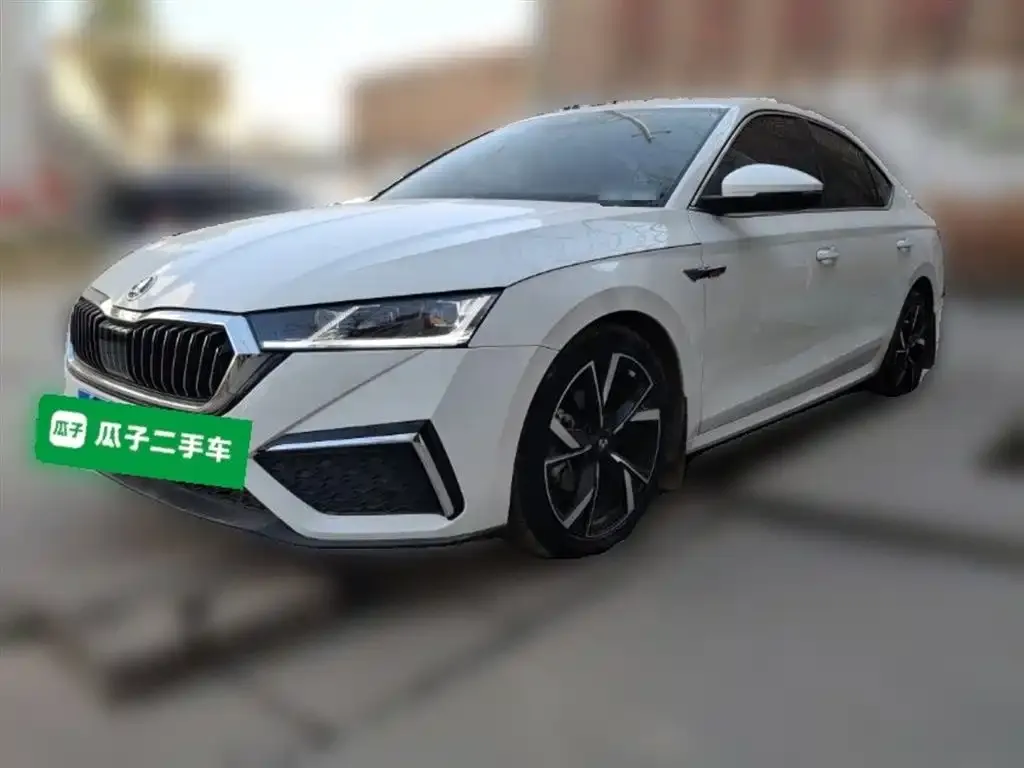 Skoda Octavia — фото 8