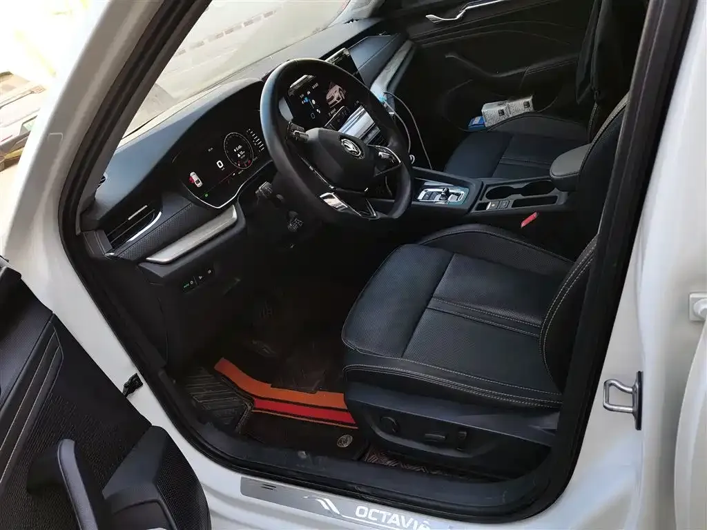 Skoda Octavia — фото 3
