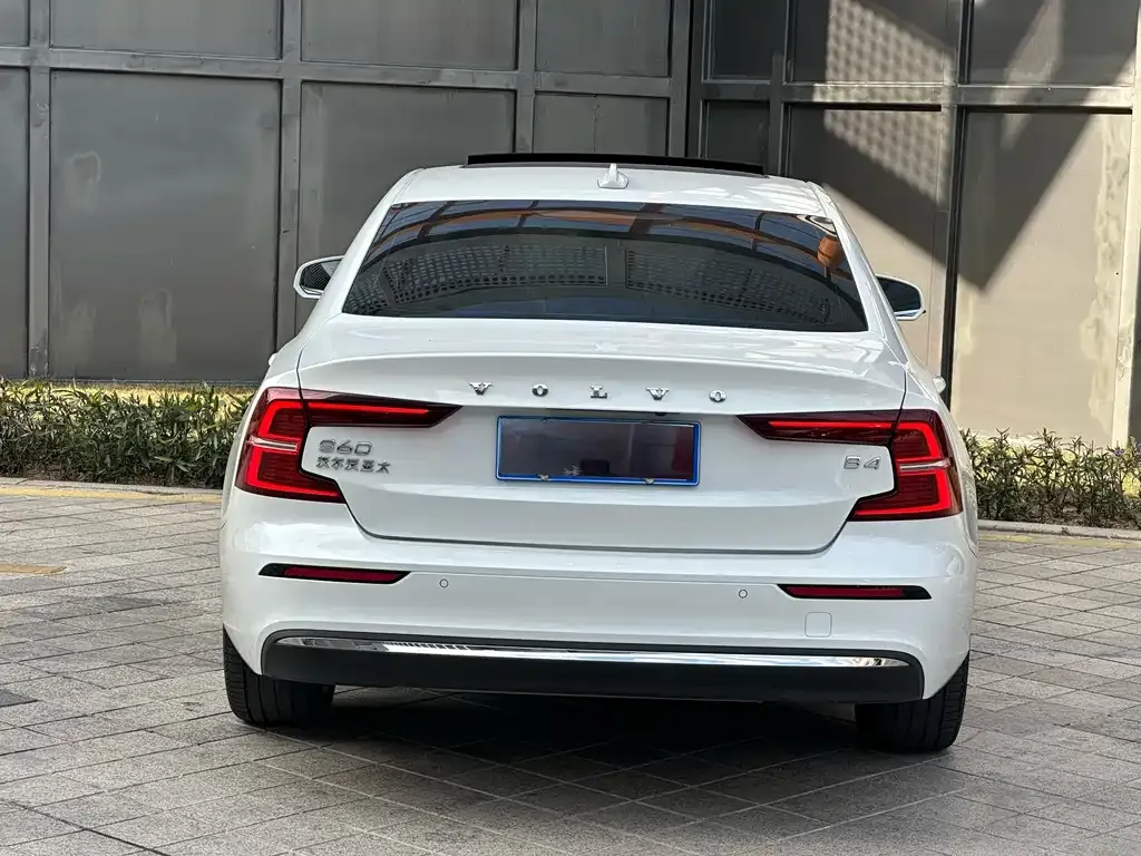 Volvo S60 2023 из CN, фото 9