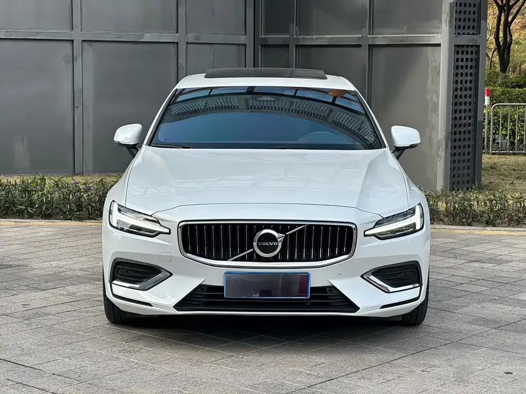 Volvo S60 2023 из CN, фото 7