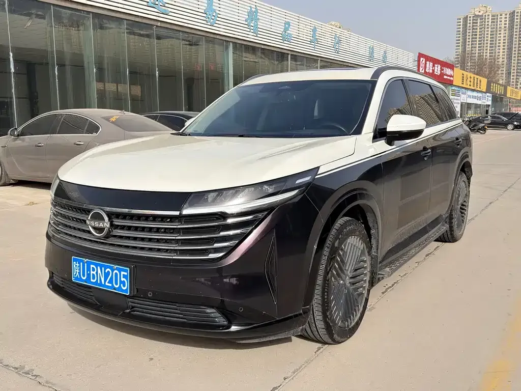 Nissan Teramont