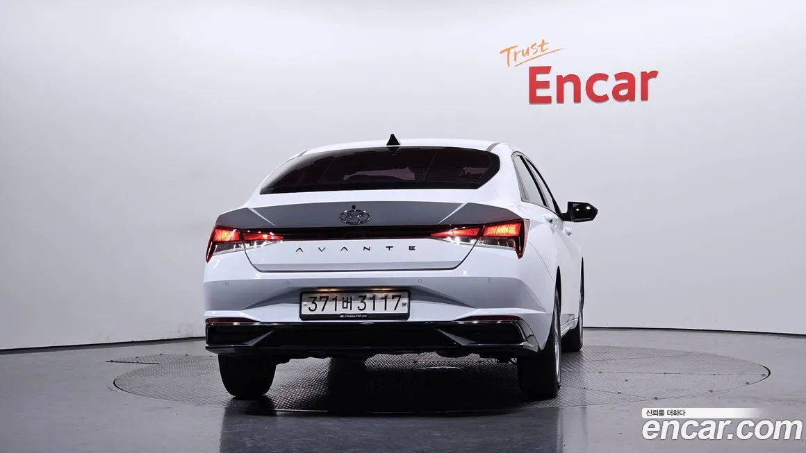 Hyundai AVANTE — фото 3