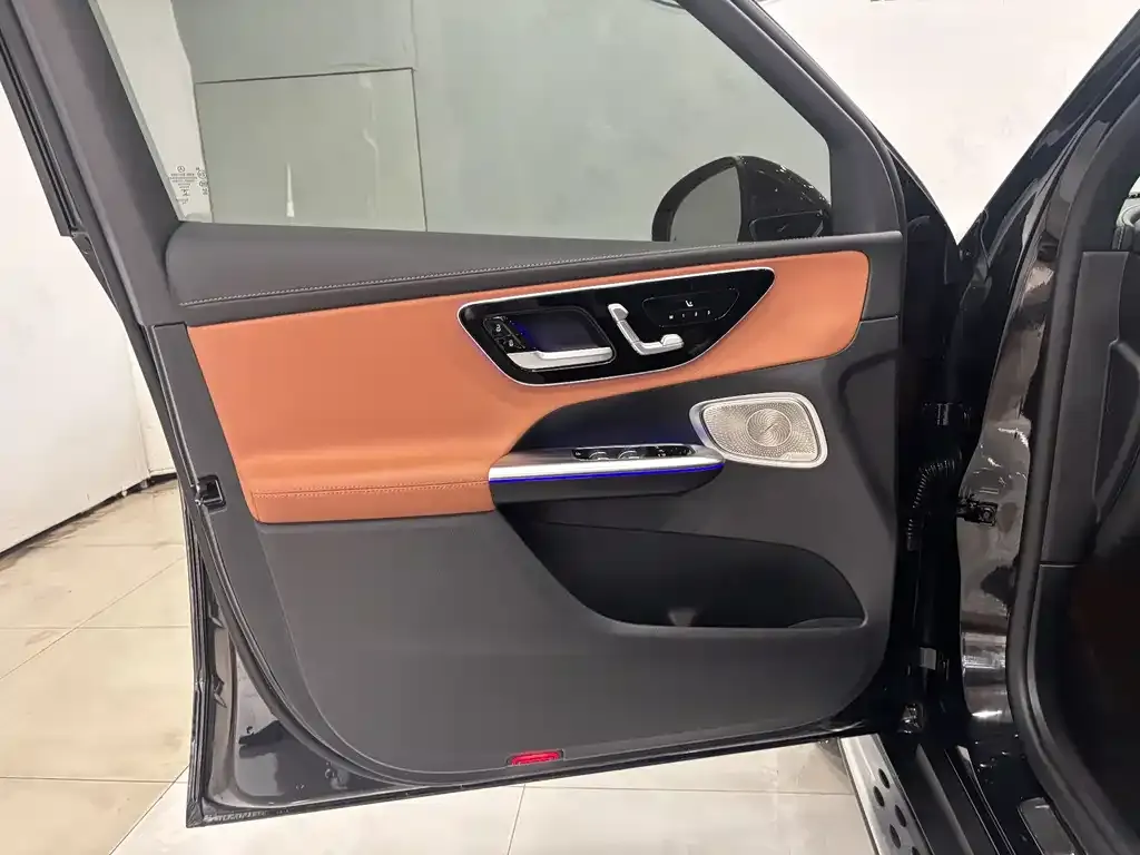 Mercedes-Benz GLC 2024 из CN, фото 2