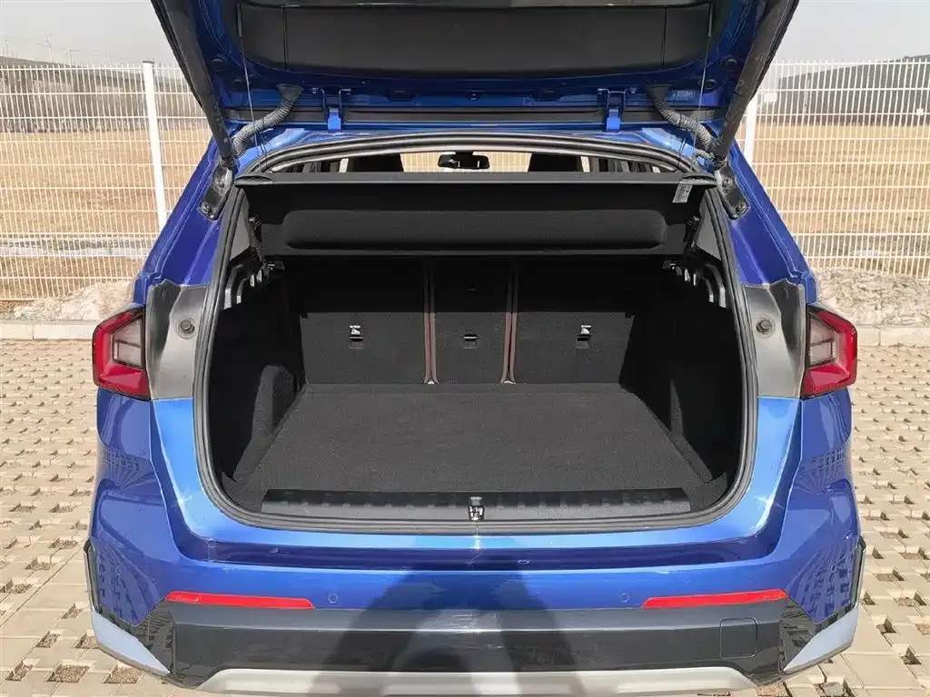 BMW iX1 2025 из CN, фото 6