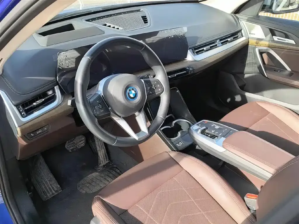 BMW iX1 2025 из CN, фото 4