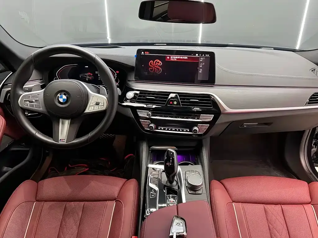BMW 5 Series 2023 из CN, фото 10
