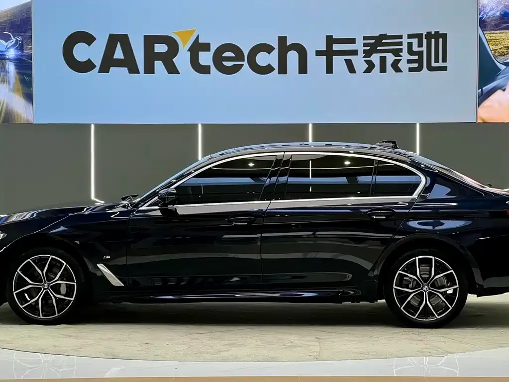 BMW 5 Series 2023 из CN, фото 5
