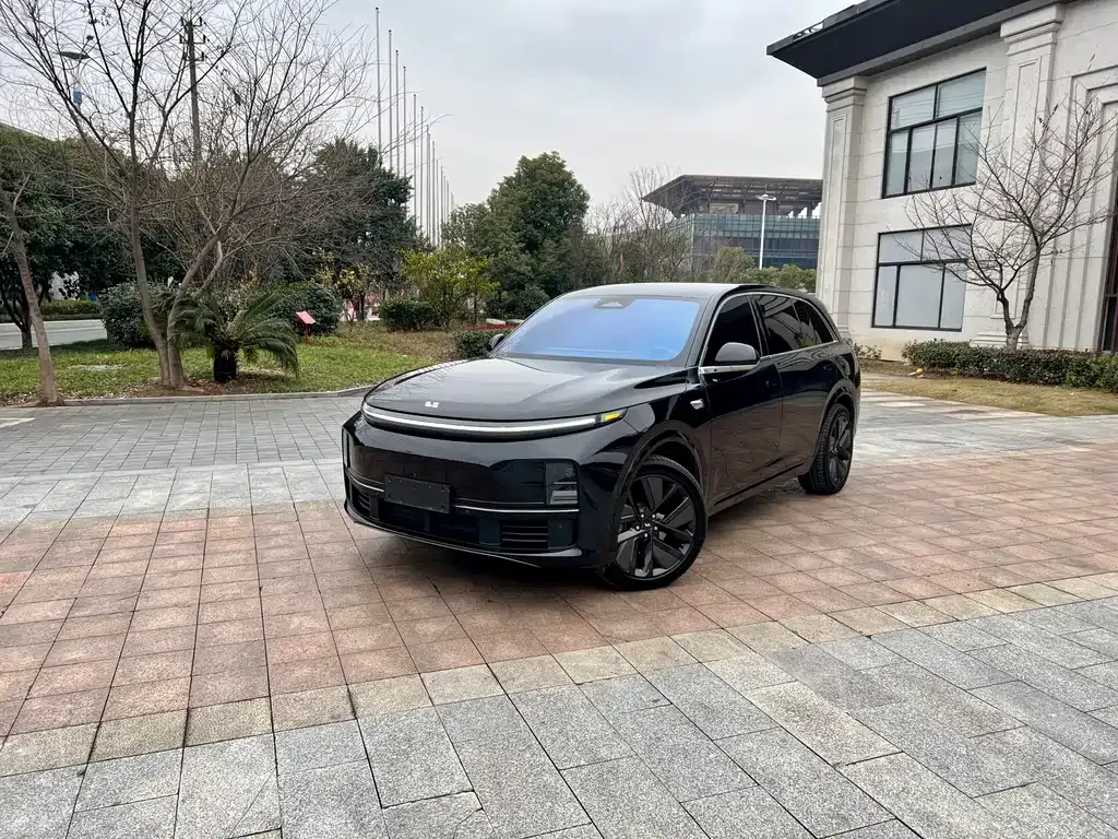 Li Auto L7 — фото 1