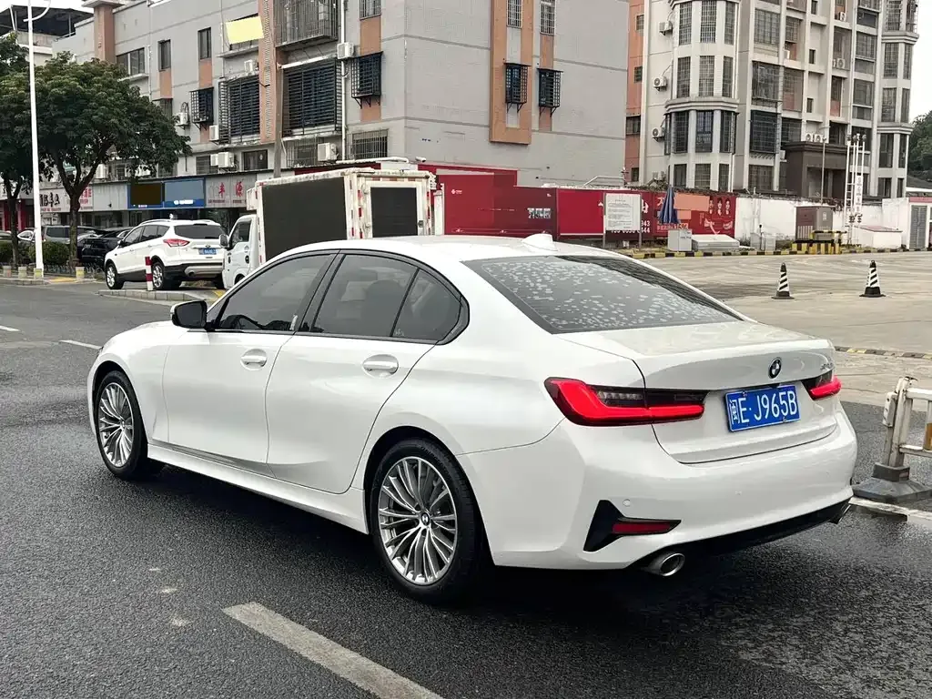 BMW 3 Series 2021 из CN, фото 8