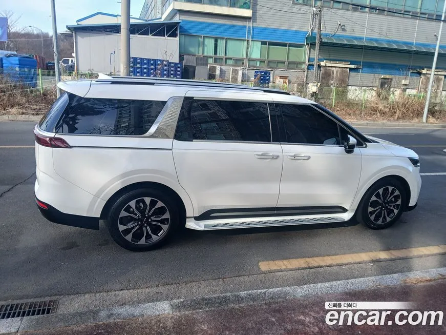 Kia Carnival — фото 10
