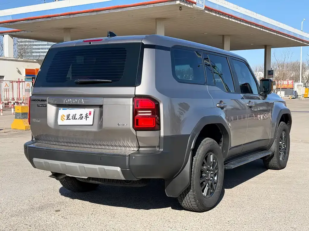 Toyota Prado 2024 из CN, фото 10