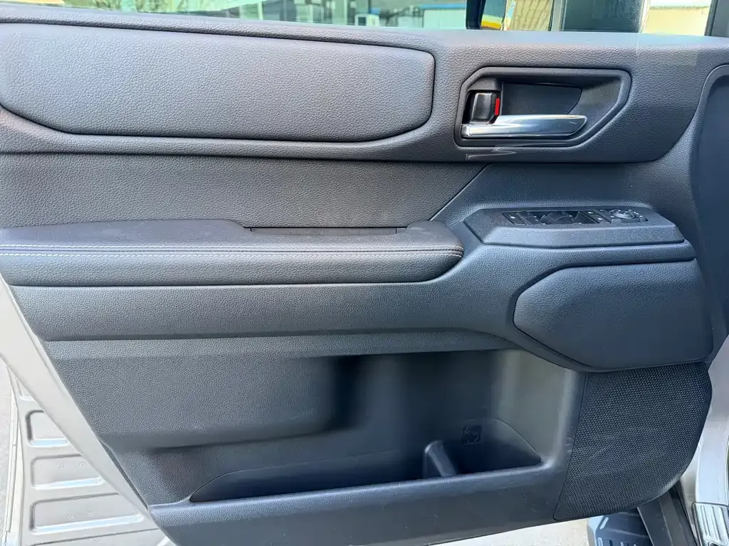 Toyota Prado 2024 из CN, фото 9