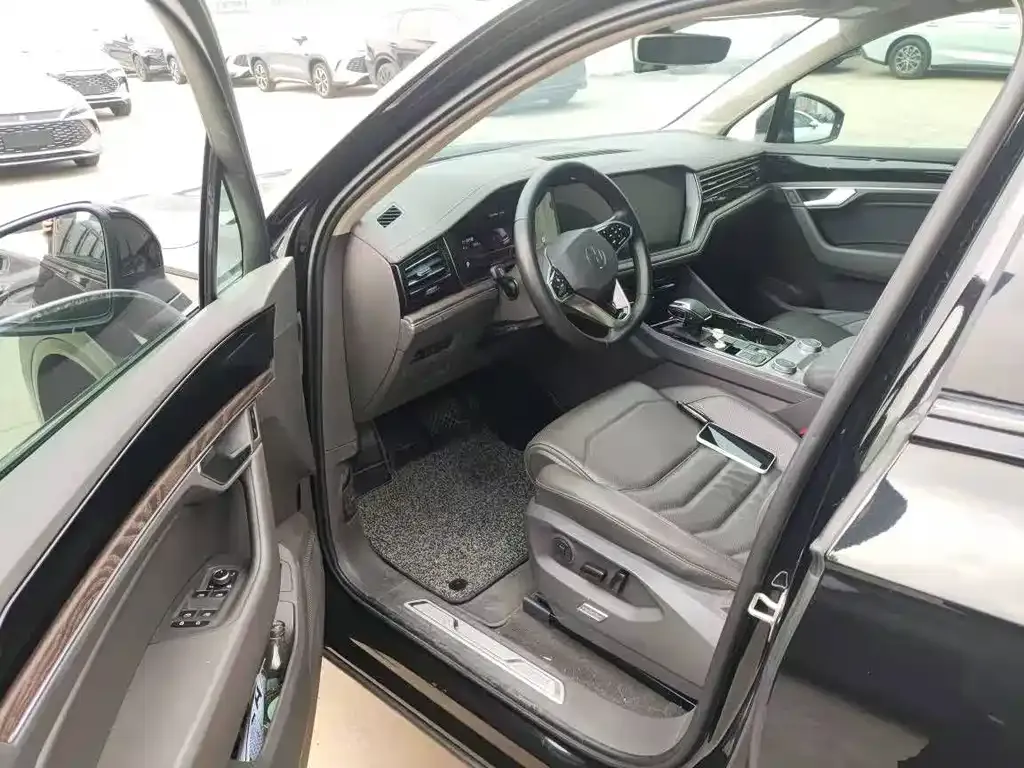 Volkswagen Touareg 2024 из CN, фото 3