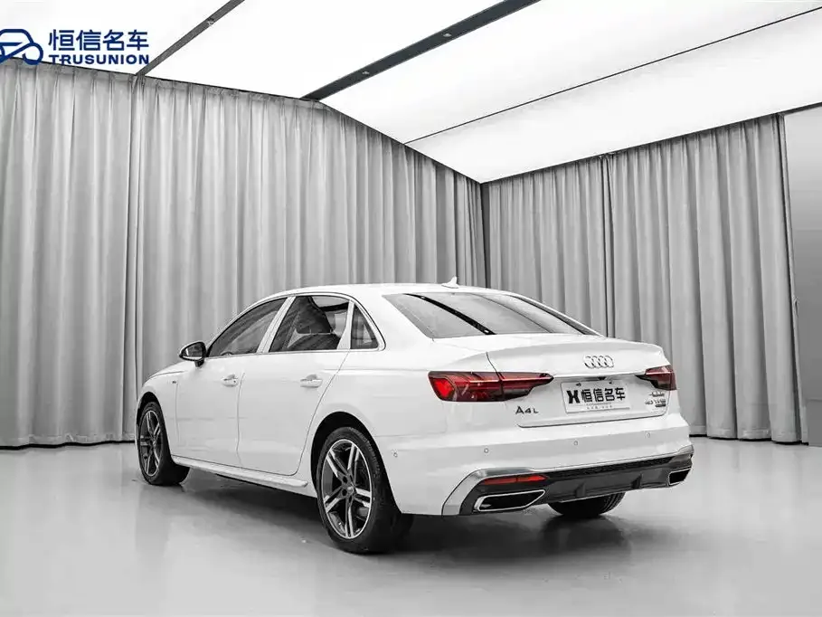 Audi A4L 2021 из CN, фото 2