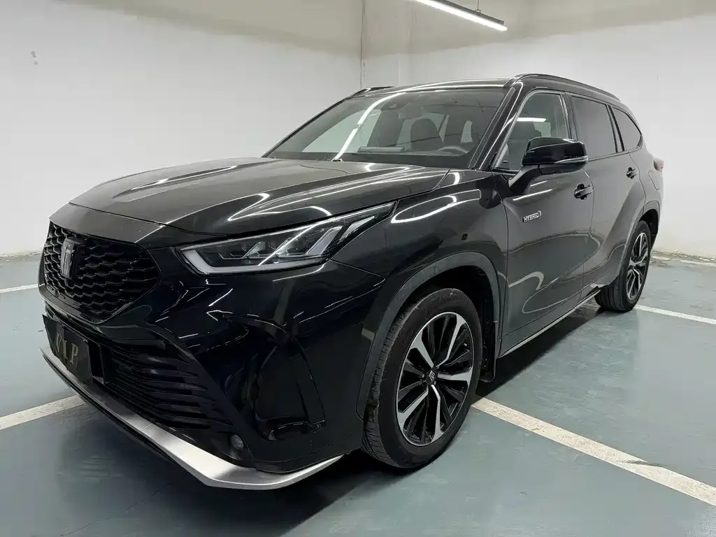 Toyota Crown Kluger 2024 из CN, фото 2