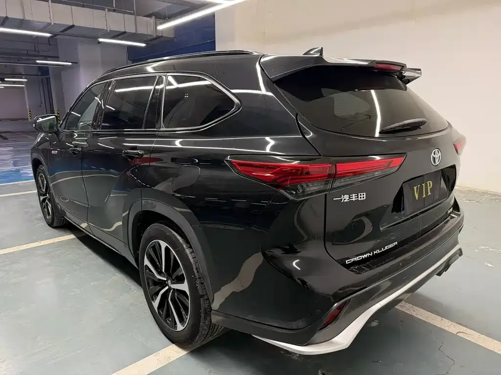Toyota Crown Kluger 2024 из CN, фото 6