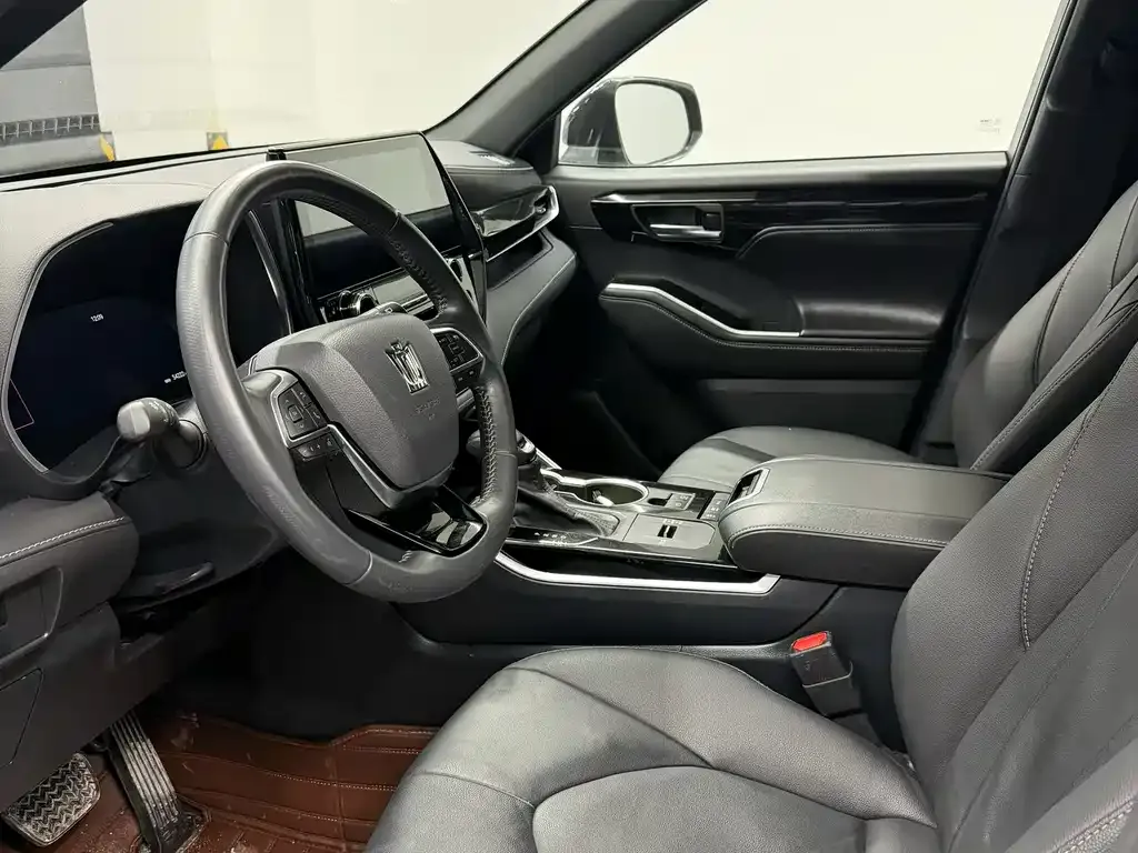 Toyota Crown Kluger 2024 из CN, фото 8