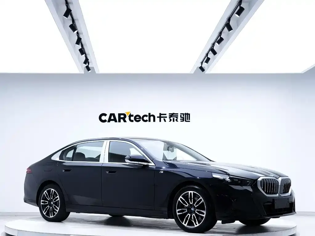 BMW 5 Series — фото 4
