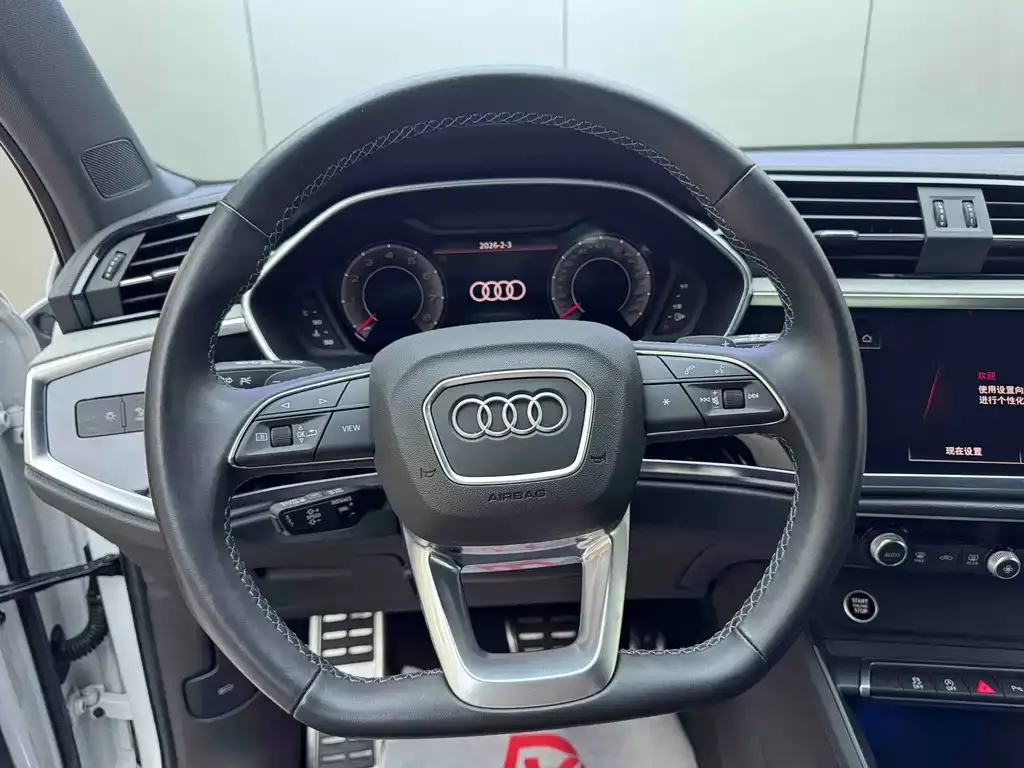 Audi Q3 — фото 10