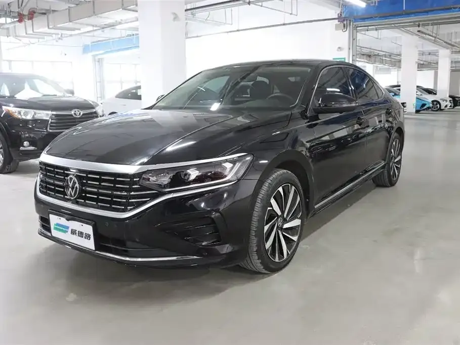 Volkswagen Passat — фото 1