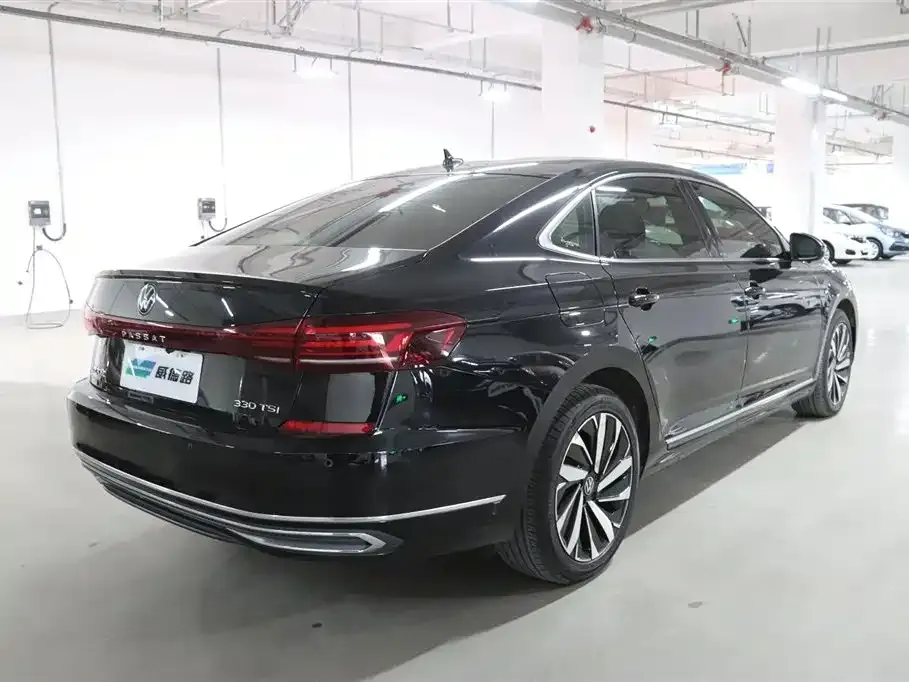 Volkswagen Passat — фото 9
