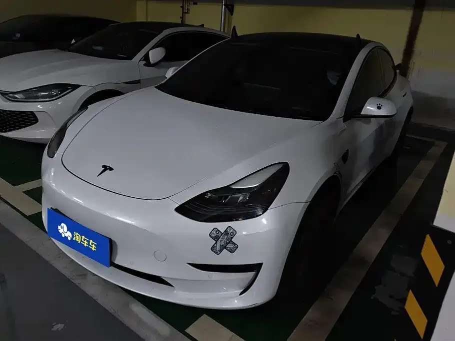 Tesla Model 3 — фото 1