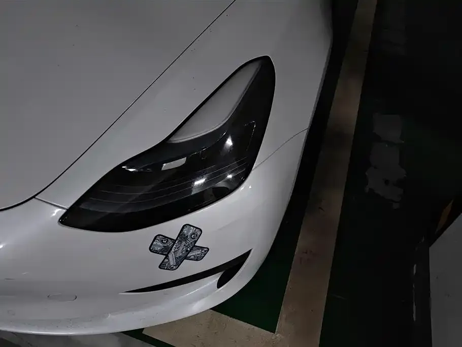 Tesla Model 3 — фото 9