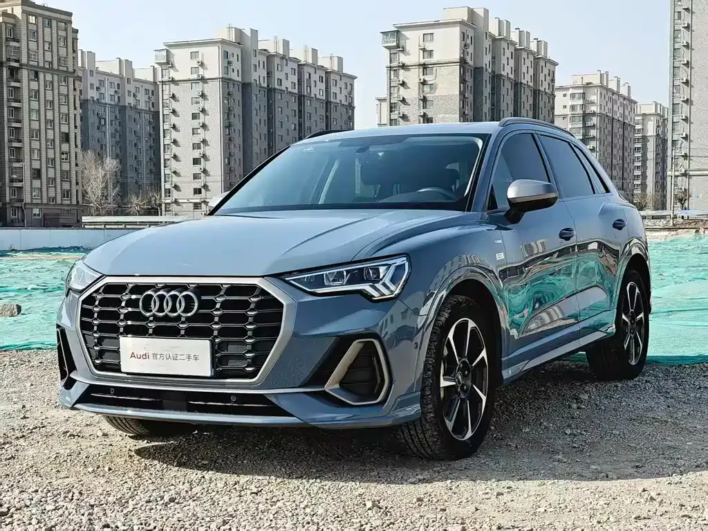 Audi Q3 — фото 1