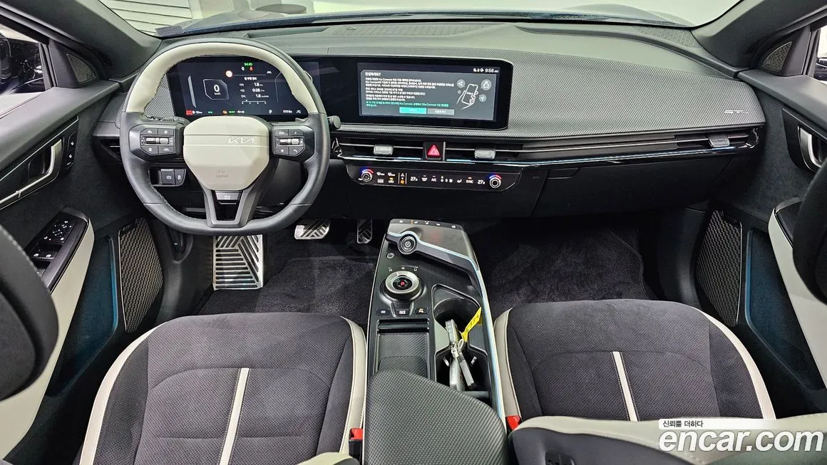 Kia EV6 — фото 8