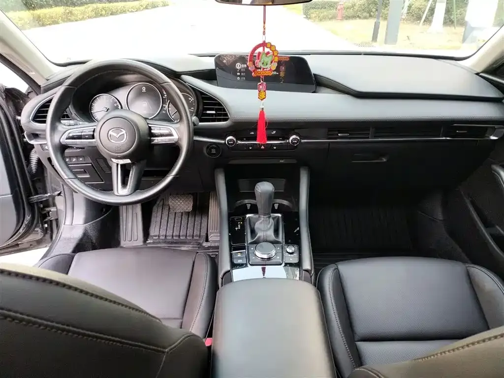 Mazda 3 Axela 2024 из CN, фото 2