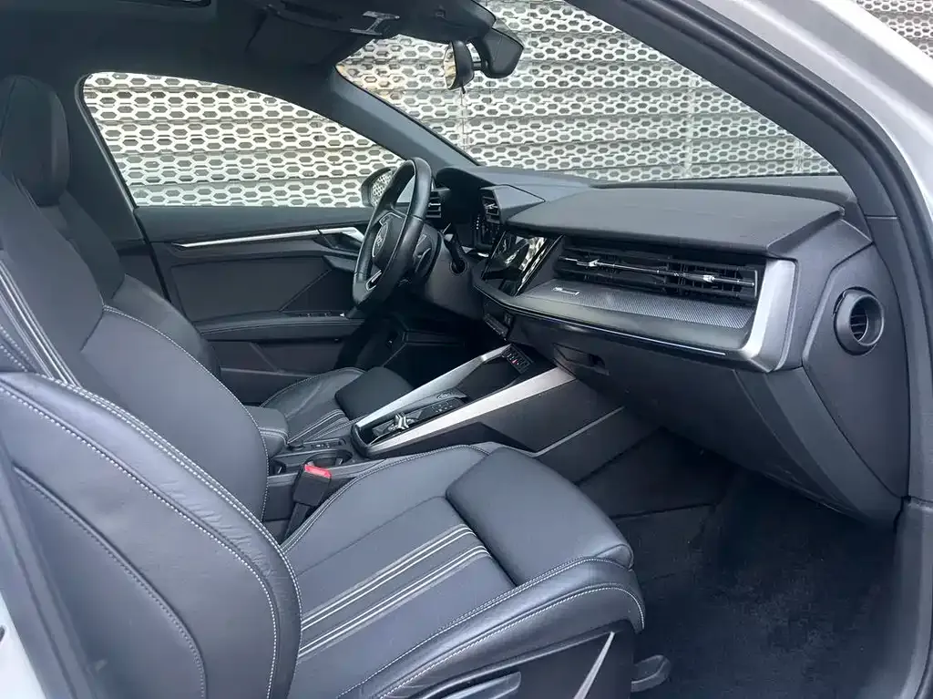 Audi A3 2024 из CN, фото 6