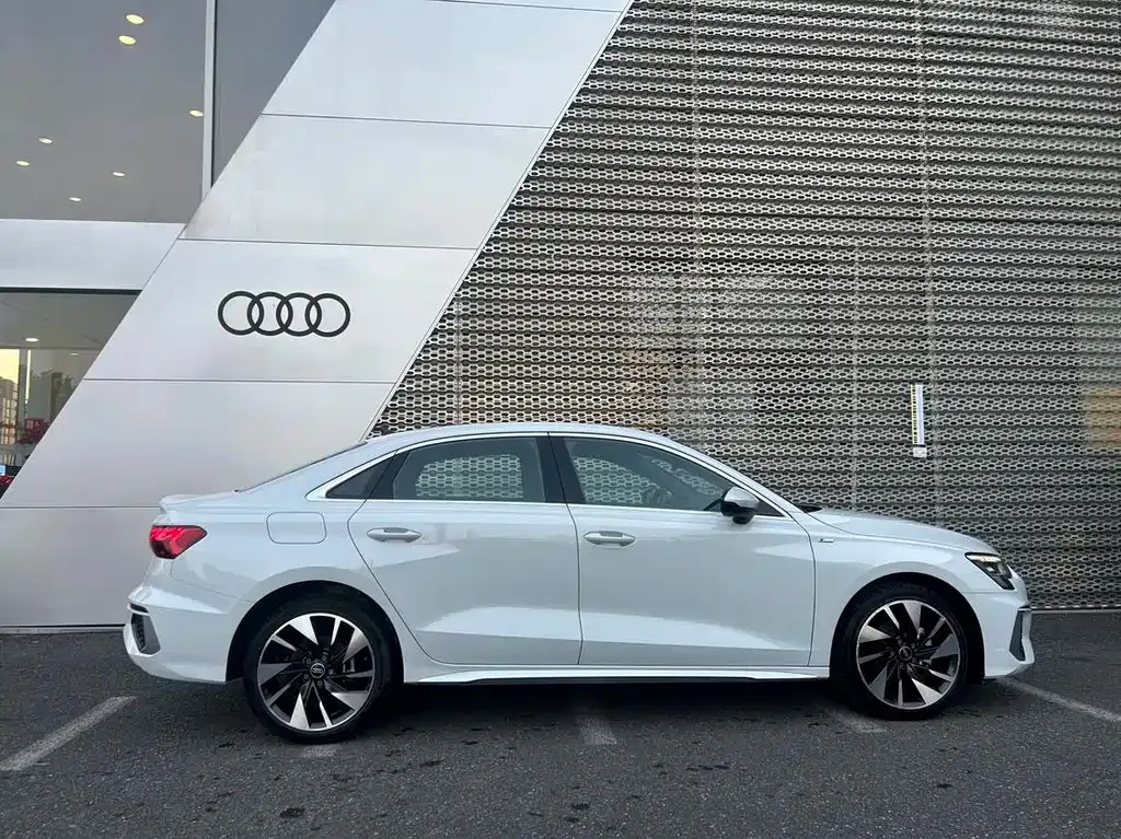 Audi A3 2024 из CN, фото 3