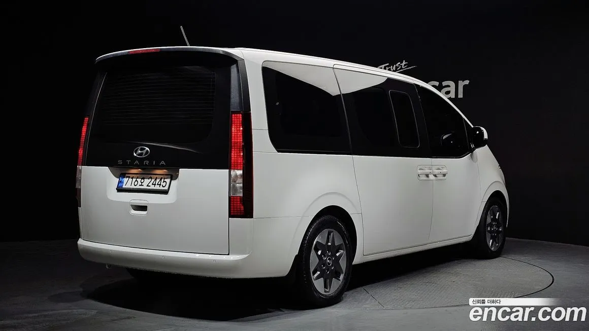 Hyundai Staria — фото 2