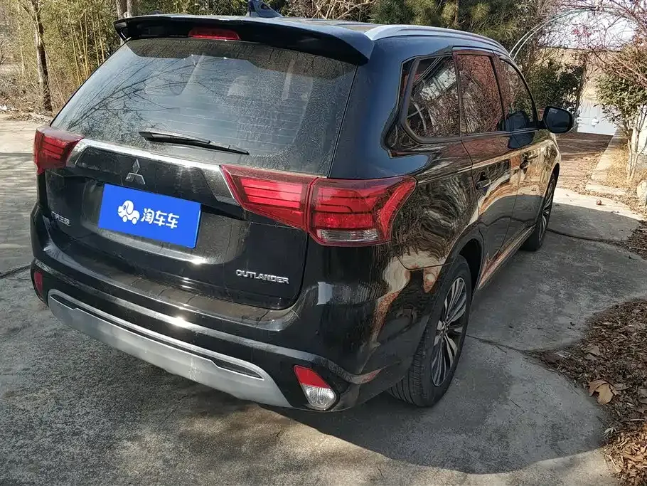 Mitsubishi Outlander 2021 из CN, фото 9