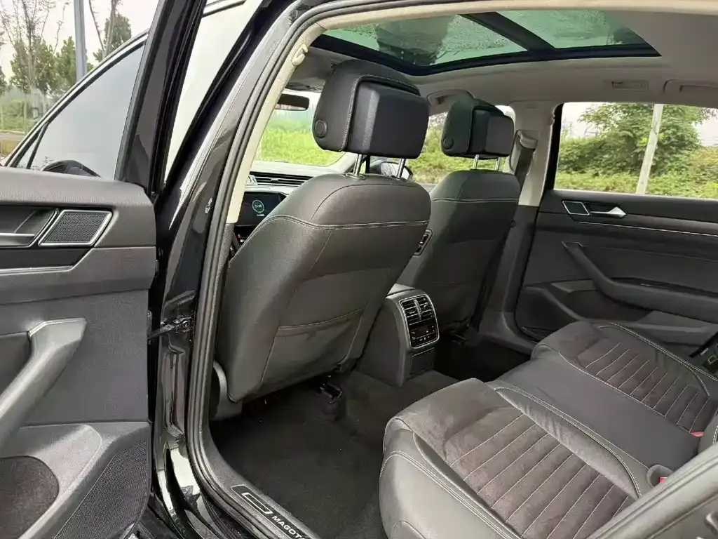 Volkswagen Magotan 2021 из CN, фото 2