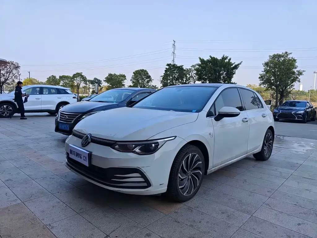 Volkswagen Golf 2022 из CN, фото 1