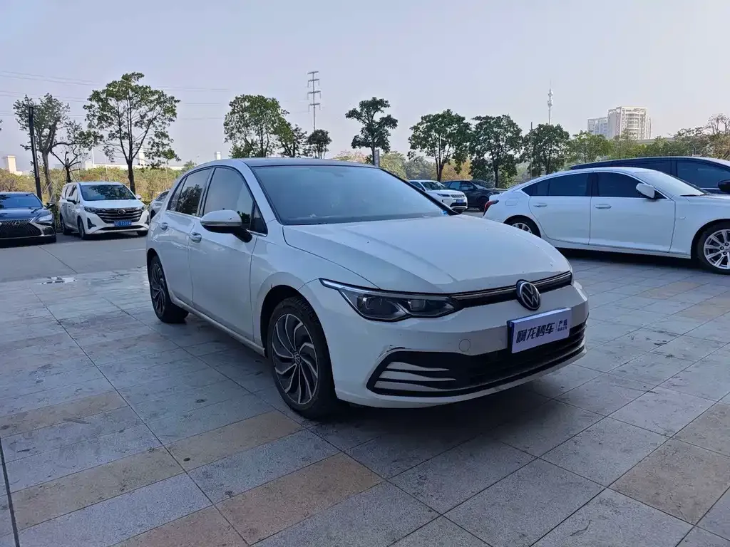 Volkswagen Golf 2022 из CN, фото 3