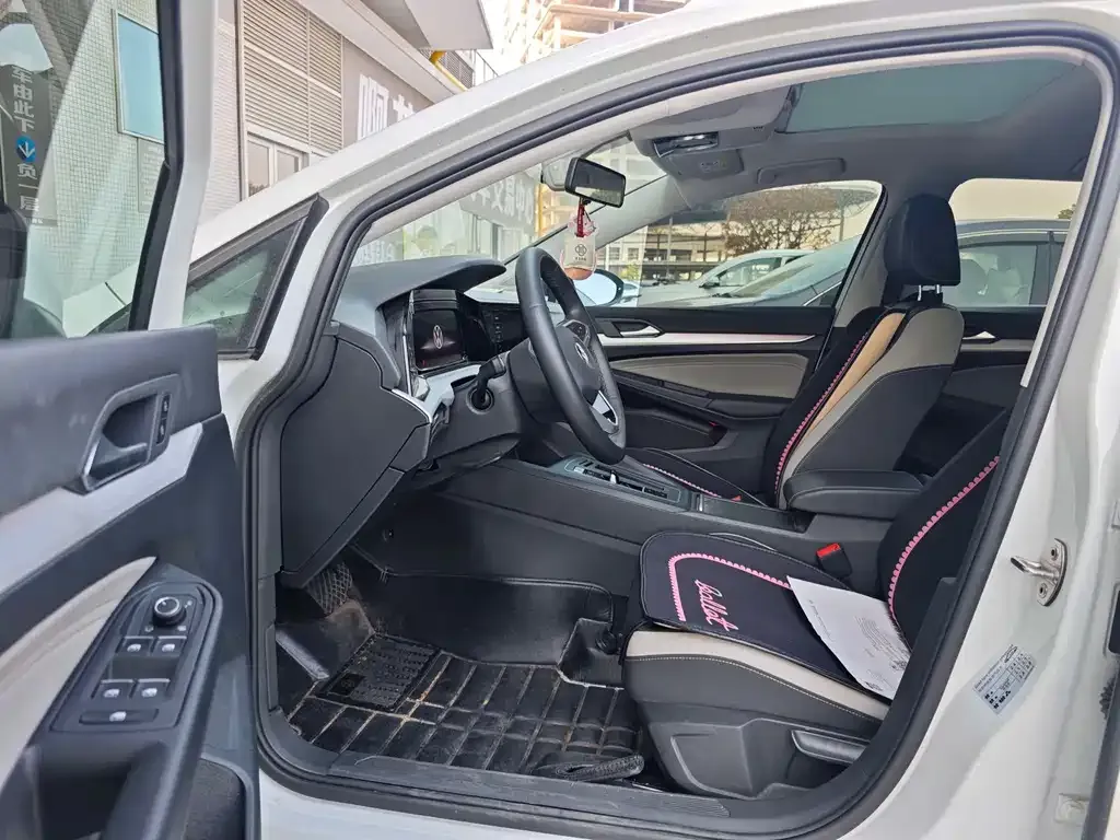 Volkswagen Golf 2022 из CN, фото 7