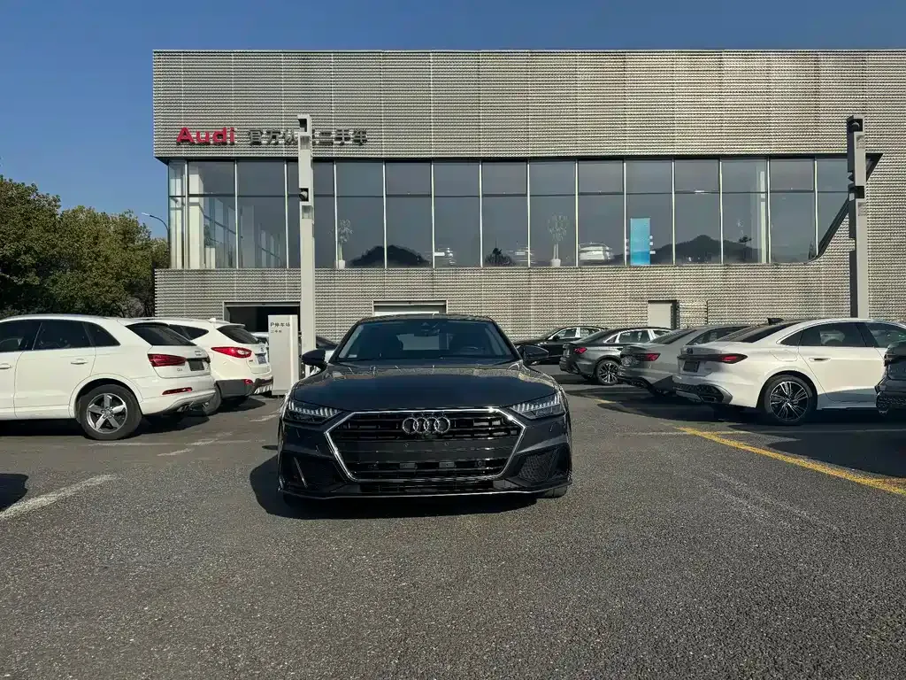 Audi A7 2023 из CN, фото 10