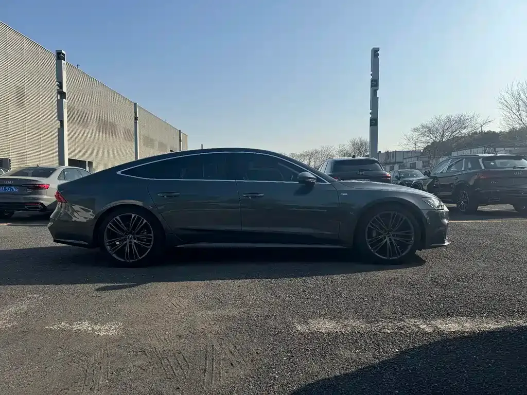 Audi A7 2023 из CN, фото 8