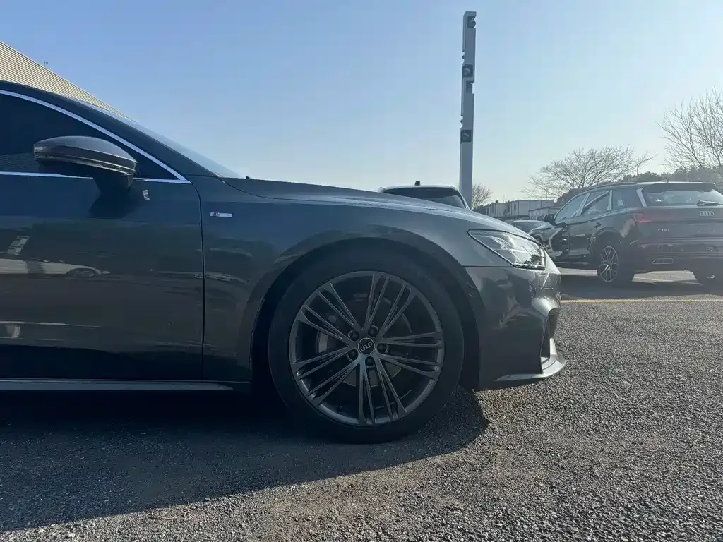 Audi A7 2023 из CN, фото 4