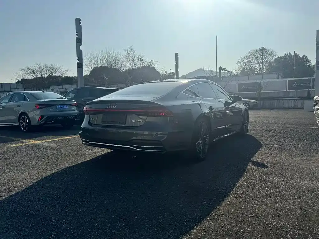Audi A7 2023 из CN, фото 9