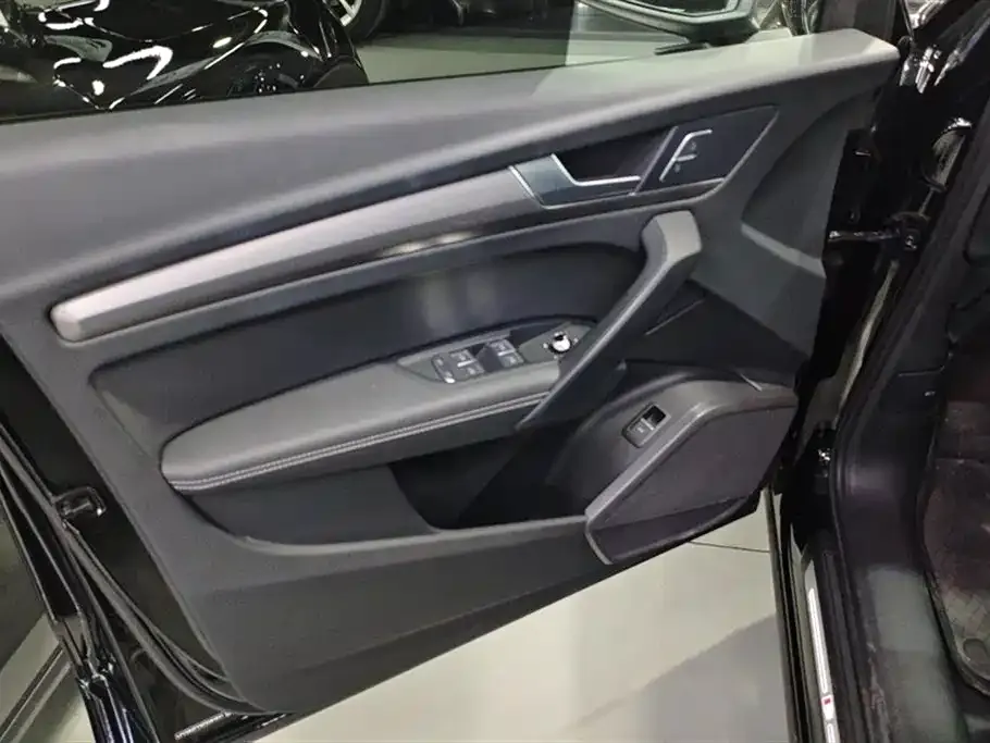 Audi Q5L 2023 из CN, фото 4