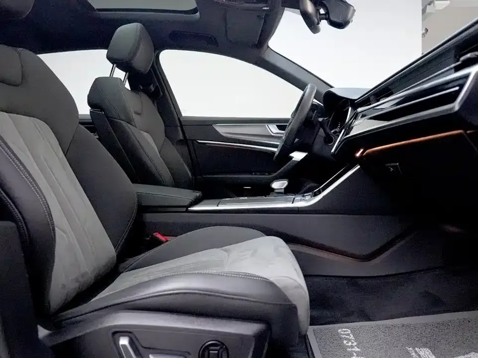 Audi A6L 2022 из CN, фото 8