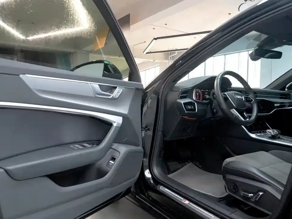 Audi A6L 2022 из CN, фото 5